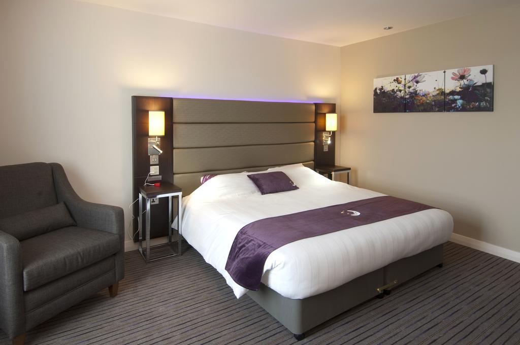 Premier Inn Harlow Extérieur photo