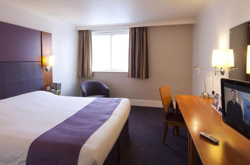 Premier Inn Harlow Extérieur photo